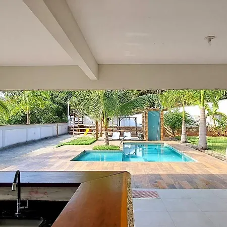 Casa com piscina e muita tranquilidade-2
